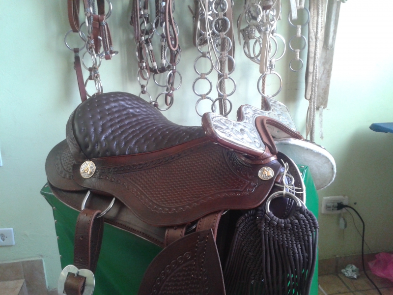 sellier-ROUGIERS-min_saddlery-614193